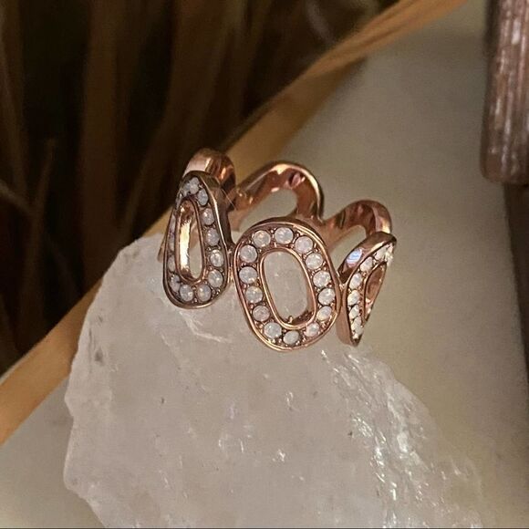 Rose Gold Brass Ring With Aurora Borealis Crystals Sizes 7,8,9,10 - Picture 1 of 6